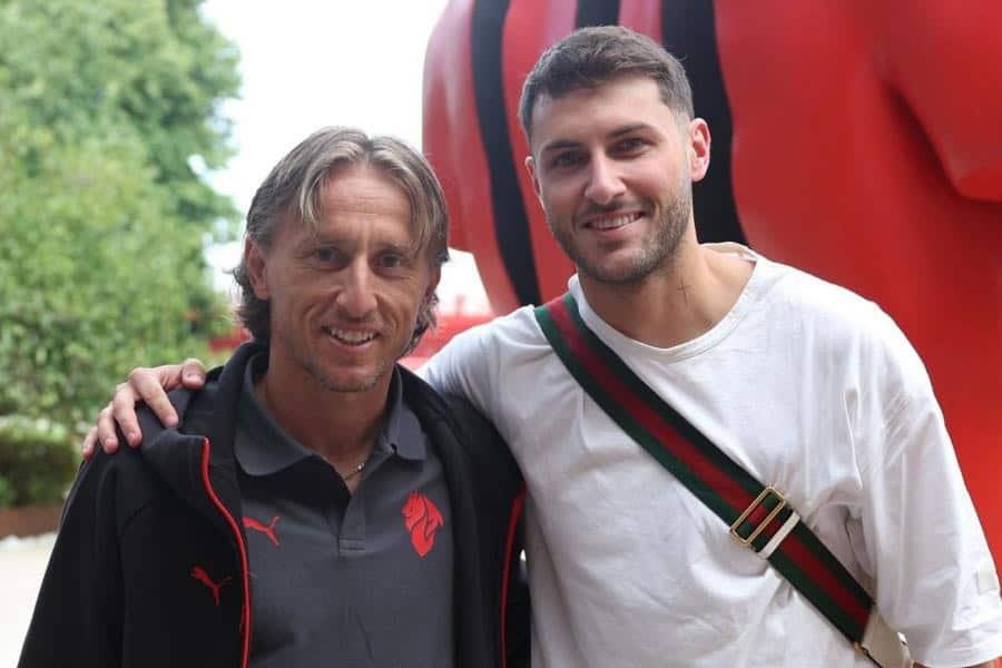 Luka Modric y Santi Giménez reportan a la pretemporada del Milan Luka Modric y Santi Giménez reportan a la pretemporada del Milan