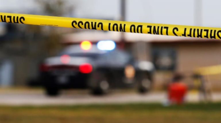 Menor asesina a disparos a sus padres en Florida, y se entrega a la policía