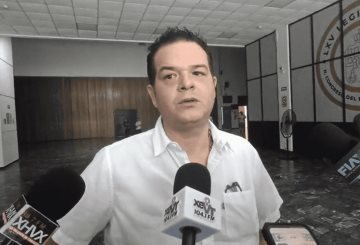 De "cobardía" califica Granier iniciativa de May para no entregar informe de manera personal al Congreso local