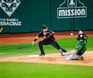 Olmecas aprovecha errores de Veracruz para quedarse con el primero de la serie 9-5