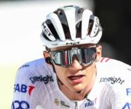 Isaac del Toro cae en recta final de la etapa 1 de la Vuelta a Burgos y termina en lugar 49