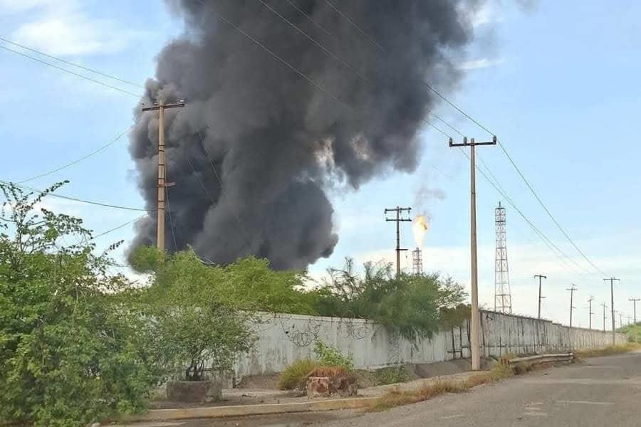 Se registra incendio en la Refinería Antonio Dovalí Jaime en Oaxaca