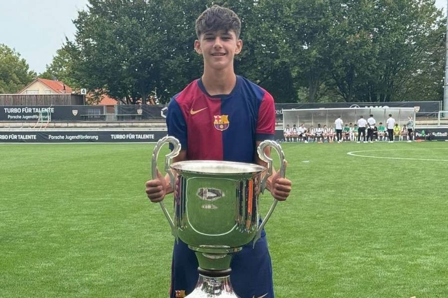 Robert Oliveras, la nueva joya de la selección mexicana sub-15, es canterano del Barcelona Robert Oliveras, la nueva joya de la selección mexicana sub-15, es canterano del Barcelona