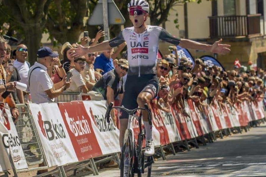 Isaac del Toro llega cuarto en la etapa 3 de la Vuelta a Burgos 2025; se coloca tercero en la clasificación general