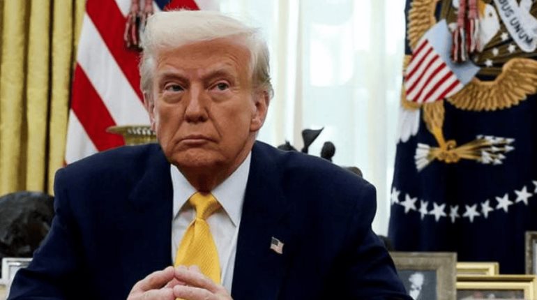 "Queremos proteger a nuestro país"; Trump firma orden ejecutiva para que el Pentágono ataque a cárteles como terroristas