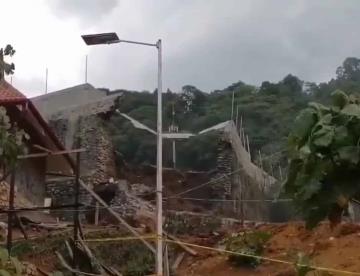 Se derrumba construcción de unidad deportiva en Pantepec, Chiapas