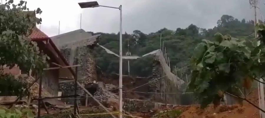 Se derrumba construcción de unidad deportiva en Pantepec, Chiapas Se derrumba construcción de unidad deportiva en Pantepec, Chiapas