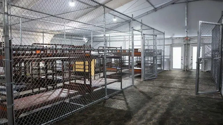 Jueza de Florida ordena suspender obras de ampliación en "Alligator Alcatraz"