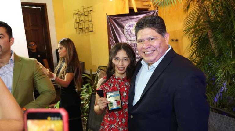Asociación Nacional de Locutores reconoce a miembros distinguidos y nuevas generaciones