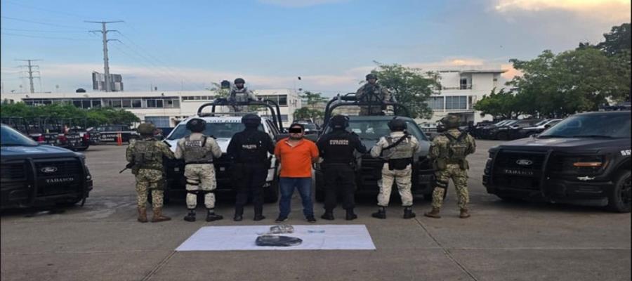 Detienen a hombre en Centro; le decomisan droga, dinero y un vehículo