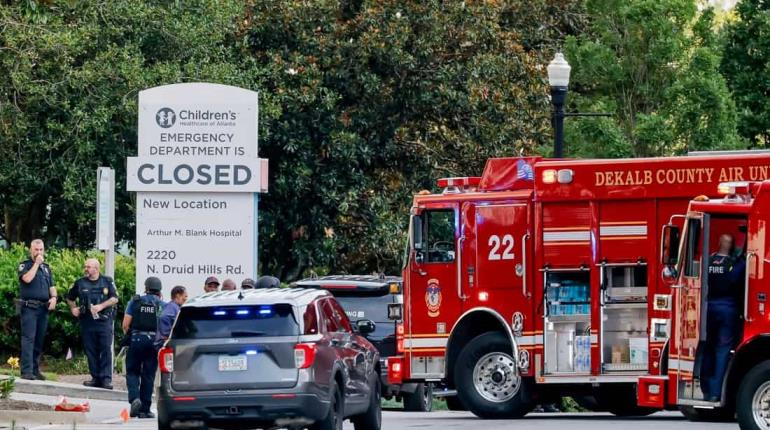 Tiroteo en universidad de Atlanta deja a un policía y agresor muertos