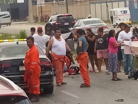 Atropellan a 2 personas en la Cárdenas-Villahermosa Atropellan a 2 personas en la Cárdenas-Villahermosa
