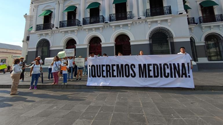 Marchan para exigir medicamentos oncológicos y radioterapias en Tabasco