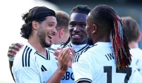 Con gol de Raúl Jiménez, Fulham vence en amistoso al Frankfurt