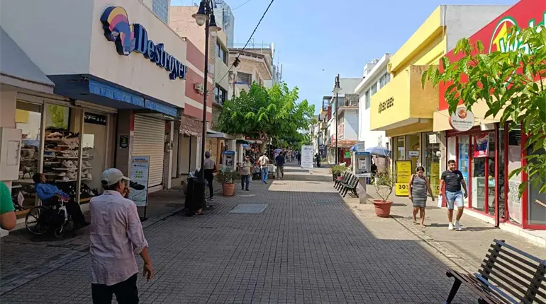 Amanece Zona Luz de Villahermosa sin energía eléctrica