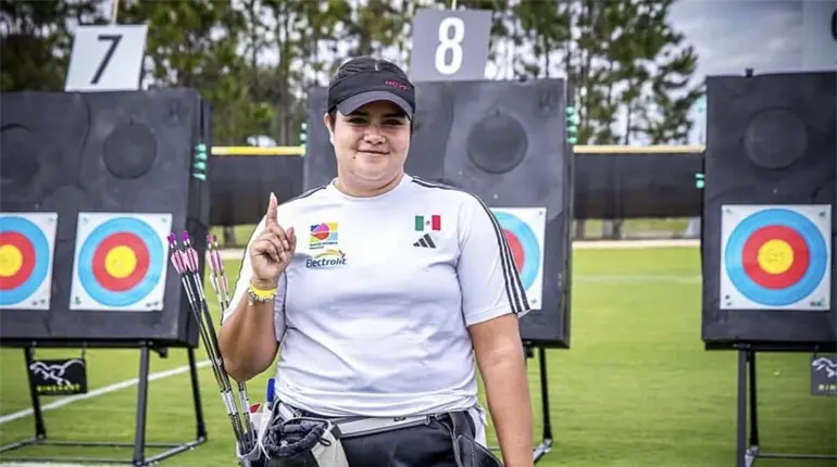 Andrea Becerra gana oro en tiro con arco en Juegos Mundiales
