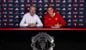 Benjamín Sesko, nuevo delantero del Manchester United