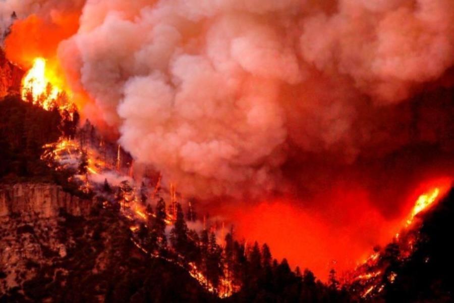 Evacuan a reos de cárcel en Colorado por sexto incendio forestal