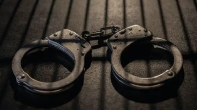 La detienen con armas de fuego, cartuchos y droga en Cunduacán