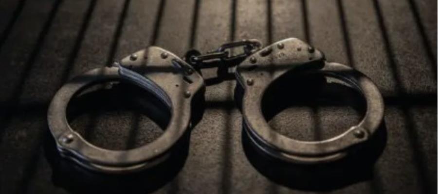 La detienen con armas de fuego, cartuchos y droga en Cunduacán