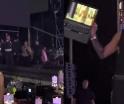 ¡Natanael Cano se agarra a golpes con DJ durante concierto!