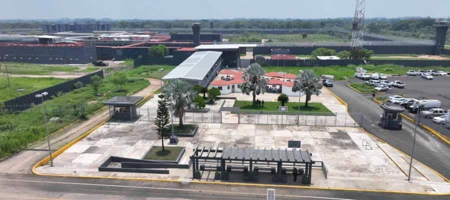 Trasladan a primeros reclusos a penal de Huimanguillo