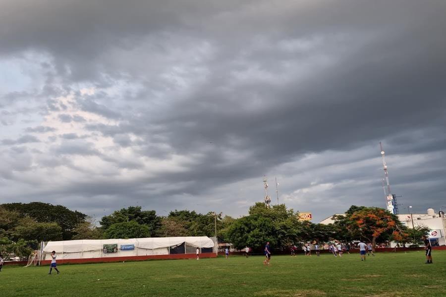 Canal de baja presión mantendrá lluvias puntuales en Tabasco