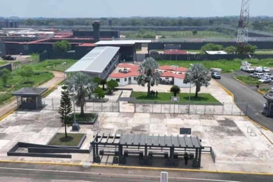 Ya suman 30 internos en el penal de Huimanguillo; se cumple con un programa de traslados: Gobernador