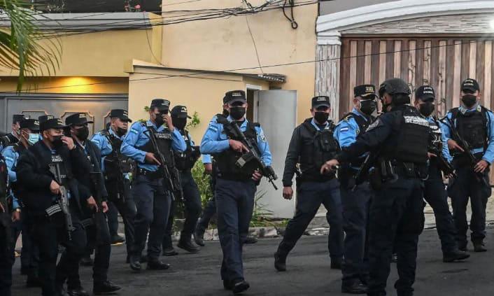 Arrestan en Honduras a 6 integrantes de una red de corrupción dirigida por un exalcalde desde prisión