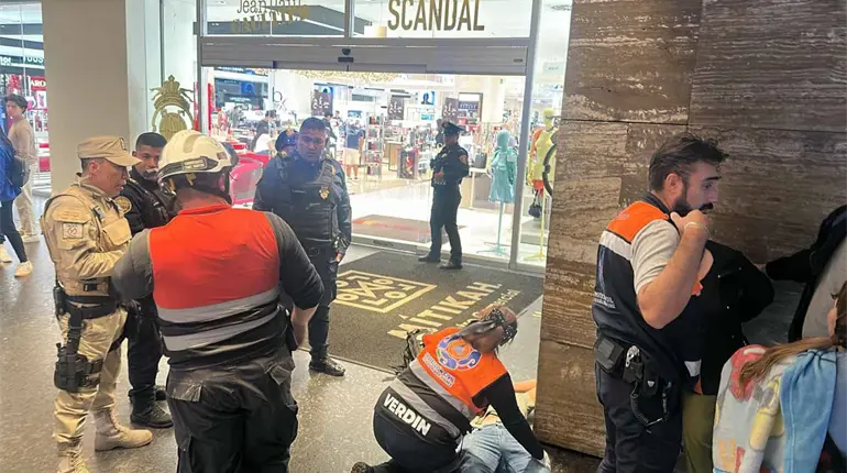 Se desploma elevador en Plaza Mítikah en la CDMX; hay 2 lesionados