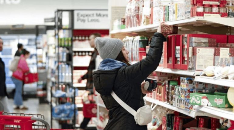 Precios al consumidor en EE. UU. aumentan en julio entre recortes presupuestales