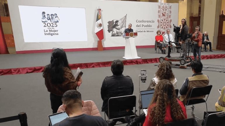 Debate entre Sheinbaum y periodista Reyna alarga la "mañanera" de este miércoles
