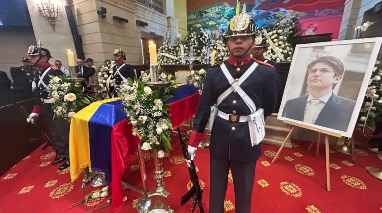 Dan último adiós en el Capitolio de Colombia a Miguel Uribe Turbay