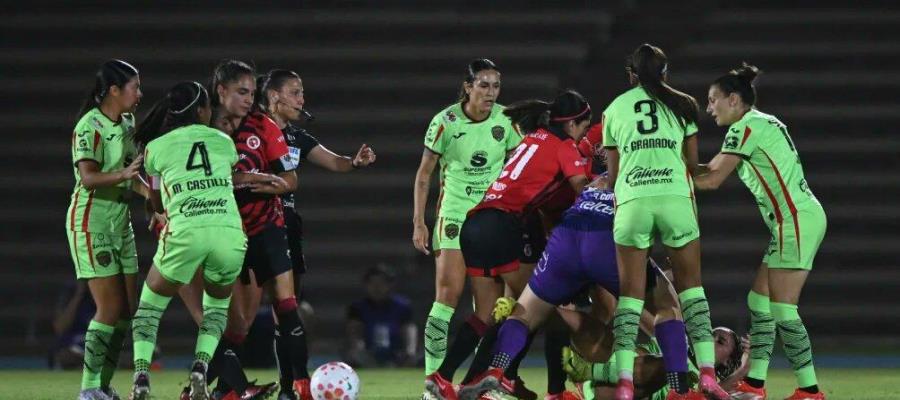 Suspenden con 4 juegos a Miah Zuazua y Natividad Martínez por conducta violenta en Liga Mx Femenil Suspenden con 4 juegos a Miah Zuazua y Natividad Martínez por conducta violenta en Liga Mx Femenil