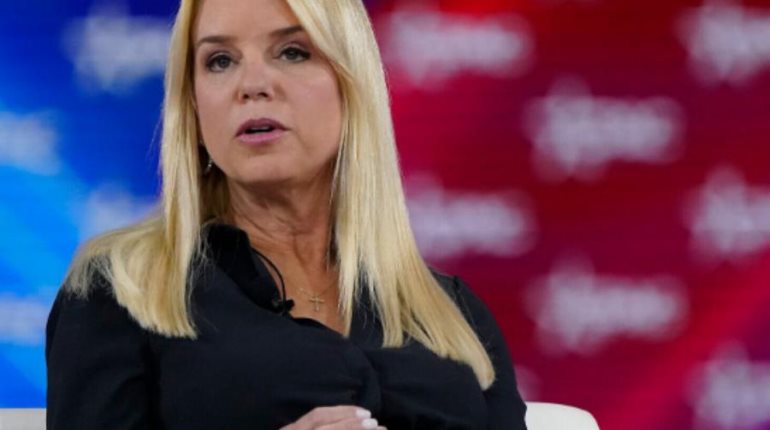 EE.UU. confisca 700 mdd en bienes de Maduro: Fiscal Bondi