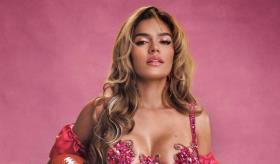 Karol G, la artista del show de medio tiempo en el duelo entre Kansas City y Los Ángeles Chargers en Brasil