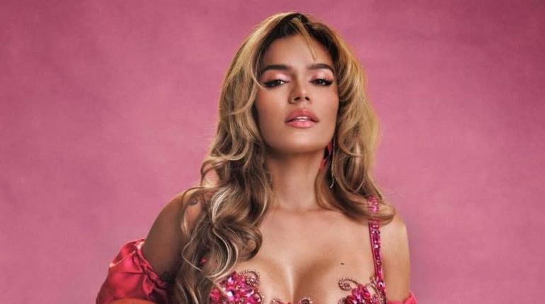 Karol G, la artista del show de medio tiempo en el duelo entre Kansas City y Los Ángeles Chargers en Brasil
