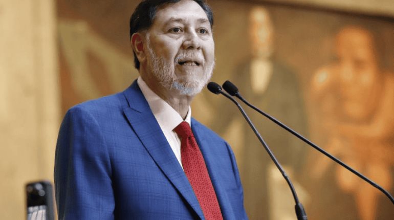Con música y comida, Fernández Noroña cierra su presidencia en el Senado
