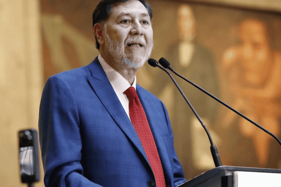 Con música y comida, Fernández Noroña cierra su presidencia en el Senado