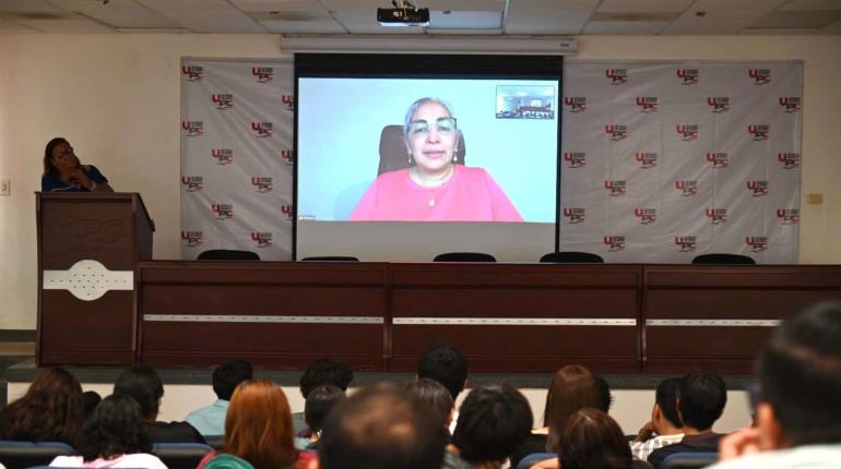 Expertos de Viena y México disertan seminario de Ciencias de la Tierra en la UPC