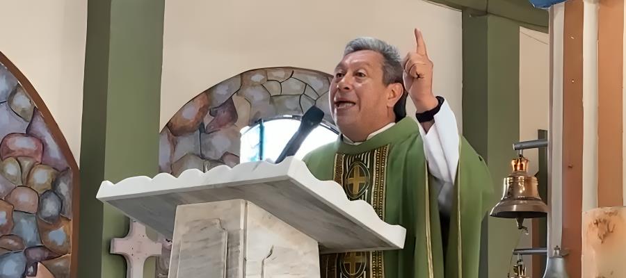 A buscar la paz de Dios y no vivir en la mentira que afecta la unión familiar, llama el padre tiktokero