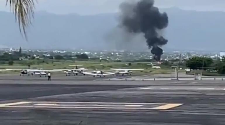 Avioneta sufre accidente y se incendia en Cuernavaca