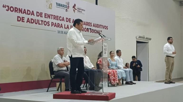 Inicia entrega de 500 auxiliares auditivos para adultos mayores en Tabasco