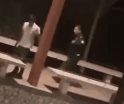 Policía roba celular a "borracho" en malecón de Gaviotas