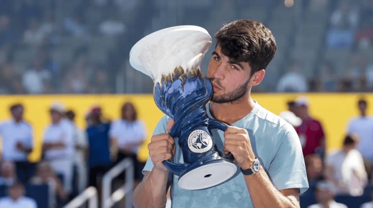 Sinner abandona por problemas de salud y Alcaraz es campeón del Masters 1000 de Cincinnati