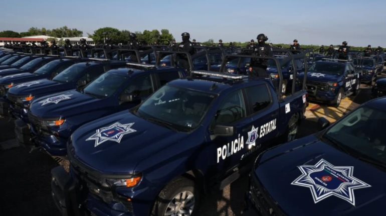 Harfuch entrega 100 patrullas para reforzar a la Policía Estatal en Sinaloa