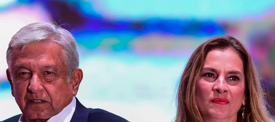 AMLO frenó mudanza de su esposa a España, afirma Lilly Téllez