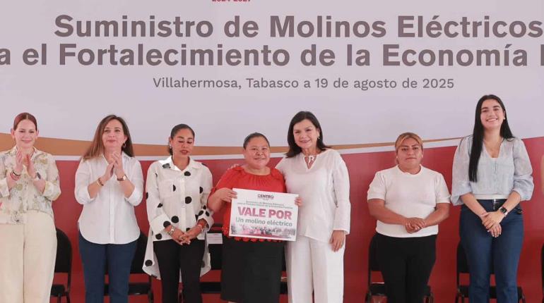 Entrega Centro molinos eléctricos del programa de Fortalecimiento Económico Familiar