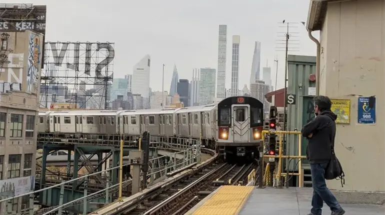 Empresa de Carlos Slim obtiene contrato millonario para ampliar metro en NY