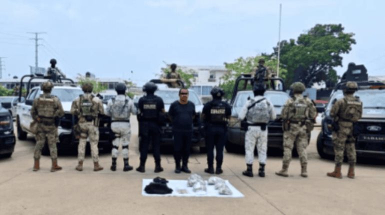 Detienen a policía "activo" con drogas en Ixtacomitán
